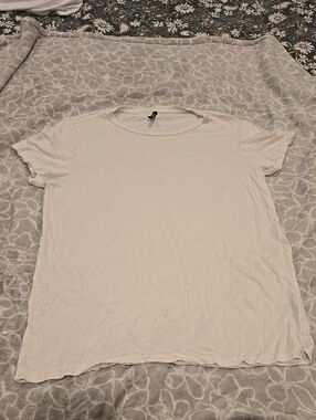 Like New Super Soft Kill City Shirt